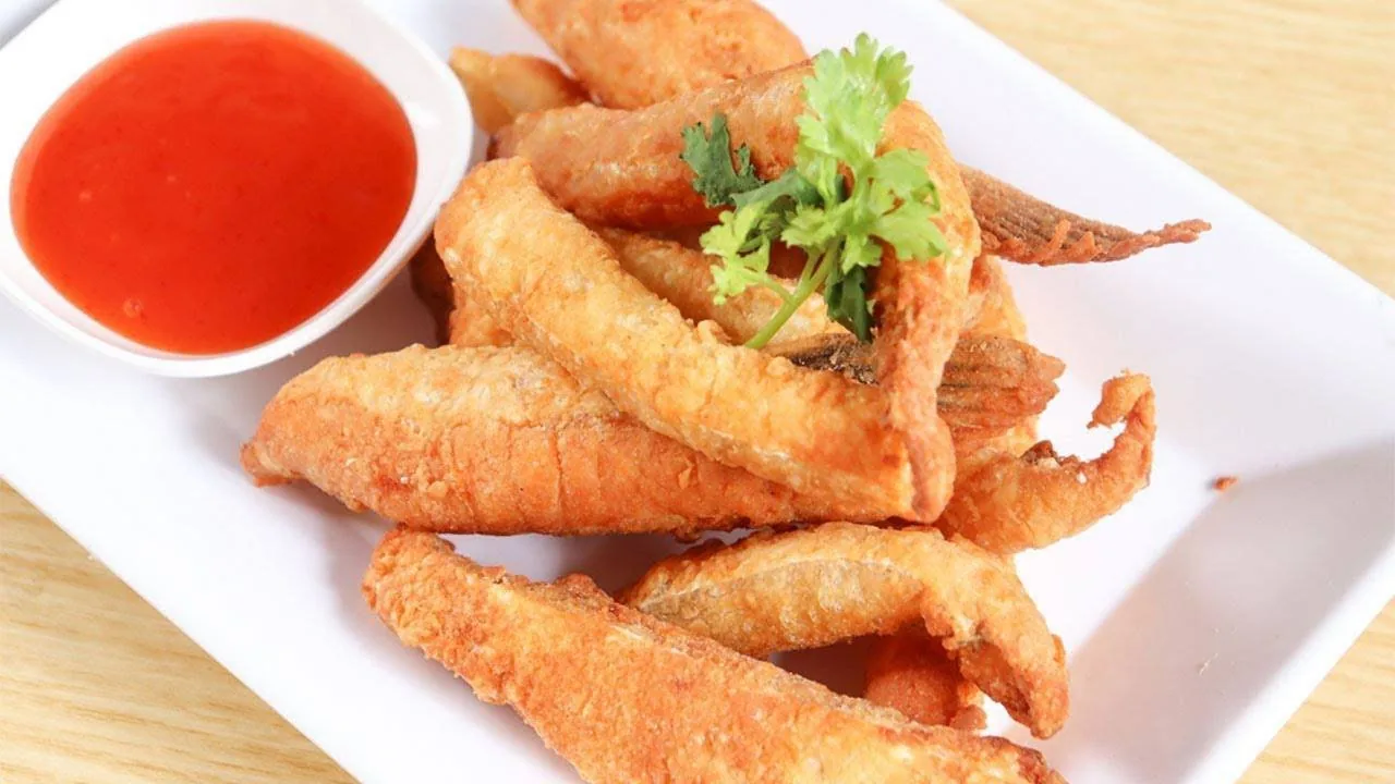 Pan-fried salmon wing
