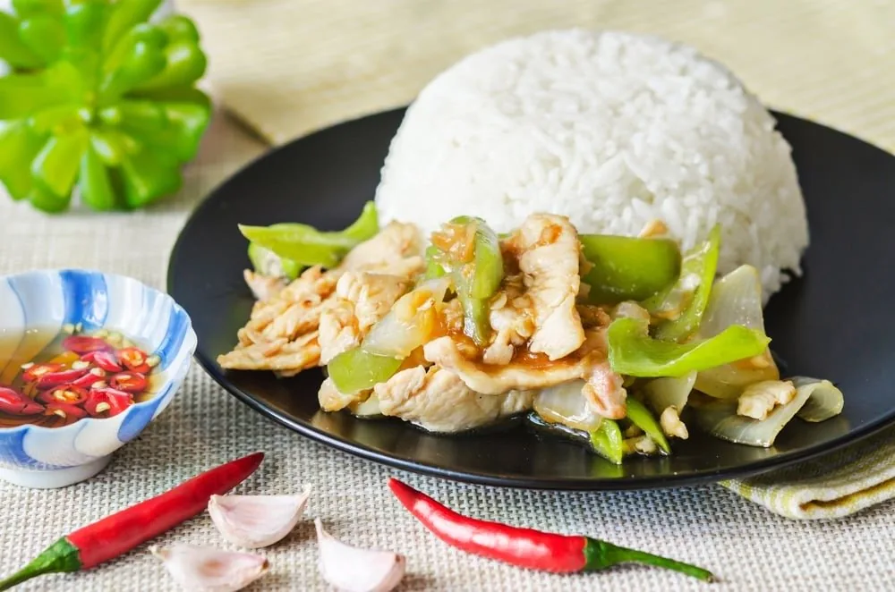 Fried pork with green pepper