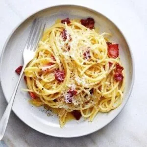 Bacon and Egg Sauce Pasta (Carbonara)