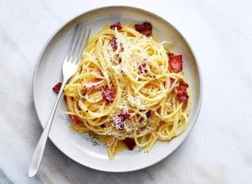 Bacon and Egg Sauce Pasta (Carbonara)